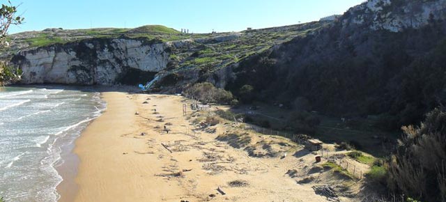 Gargano La Baia Di Zaiana E A Rischio Ma Una Famiglia Austriaca Si Ribella Www Salviamoilpaesaggio It